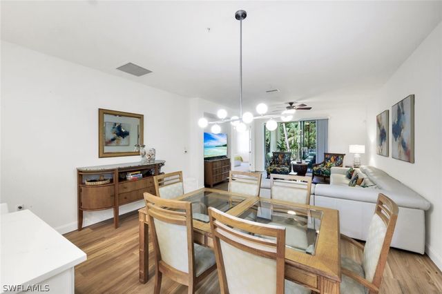 4843 Hampshire CT 105, Naples, FL 34112