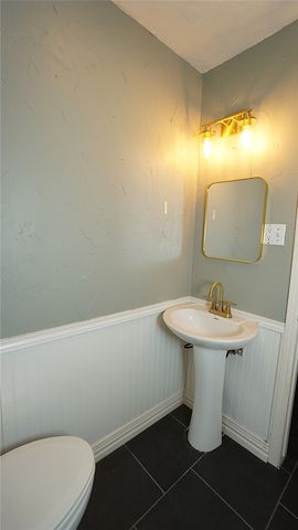 606 Queens Road, Denison, TX 75020