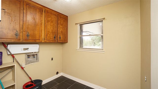 606 Queens Road, Denison, TX 75020