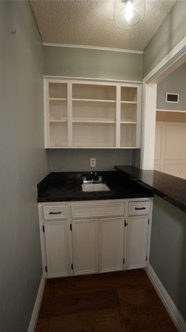 606 Queens Road, Denison, TX 75020
