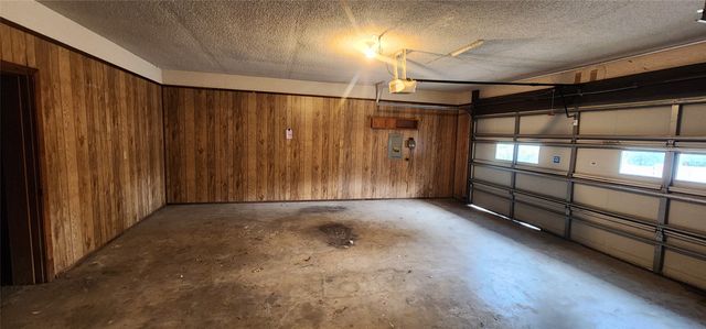 606 Queens Road, Denison, TX 75020