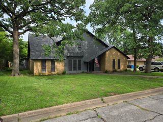 606 Queens Road, Denison, TX 75020