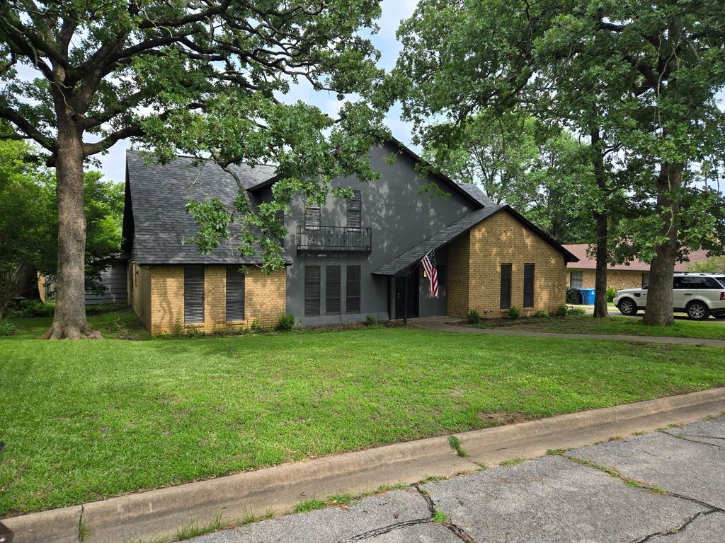 606 Queens Road, Denison, TX 75020