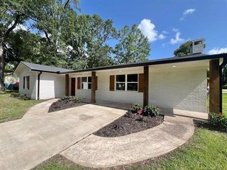 285 Elm Street, Vidor, TX 77662