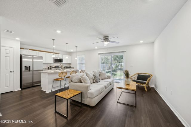 8637 NUSSBAUM Drive, Jacksonville, FL 32210