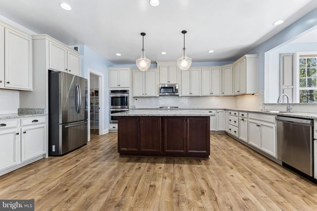 10637 MCCORMICK FARM DR, Manassas, VA 20110