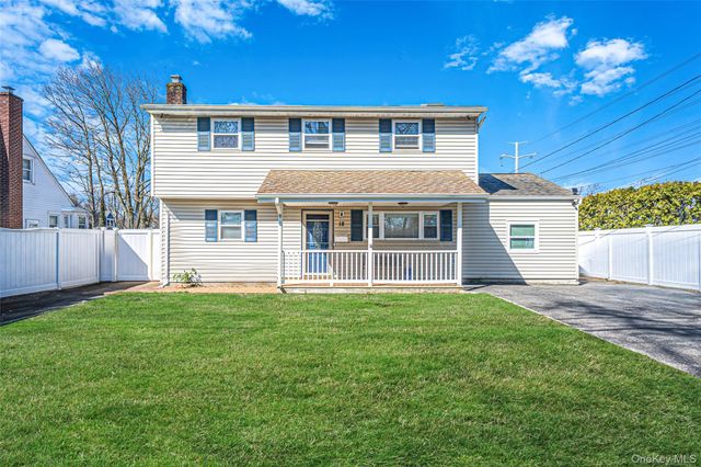 18 Saint Joseph Avenue, Ronkonkoma, NY 11779