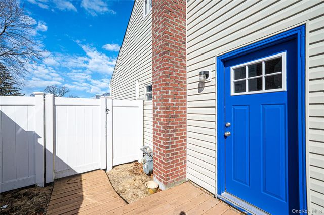 18 Saint Joseph Avenue, Ronkonkoma, NY 11779