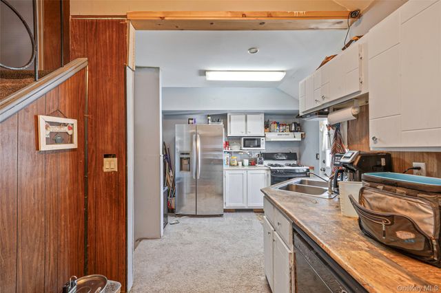 18 Saint Joseph Avenue, Ronkonkoma, NY 11779