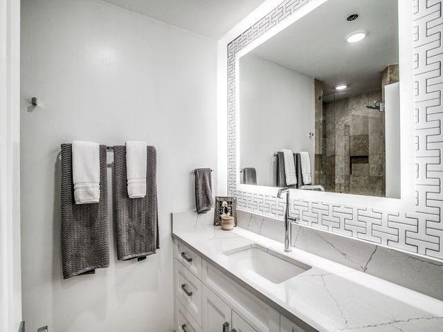 5909 Luther Lane 2204, Dallas, TX 75225