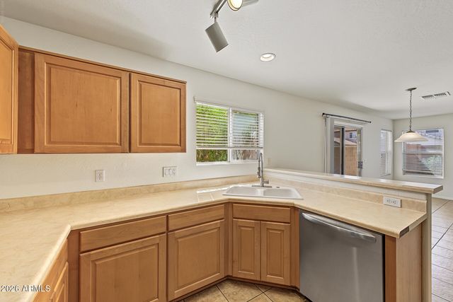 797 E Desert Holly Circle, San Tan Valley, AZ 85143