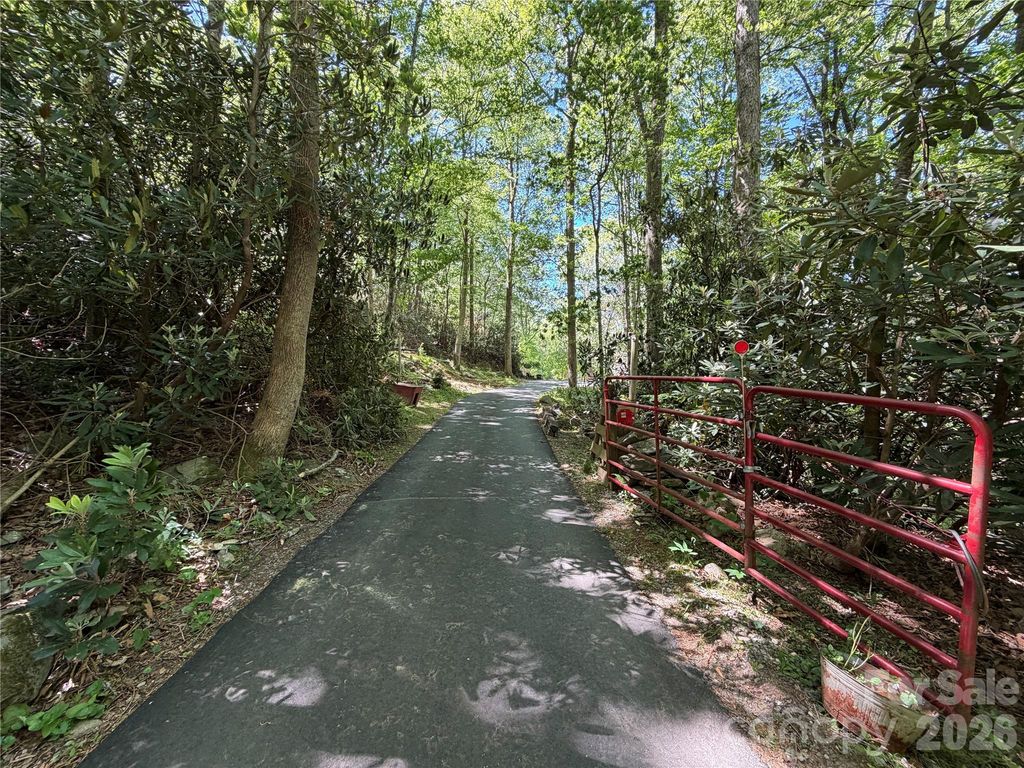 25 Buck Ridge Road, Fairview, NC 28730