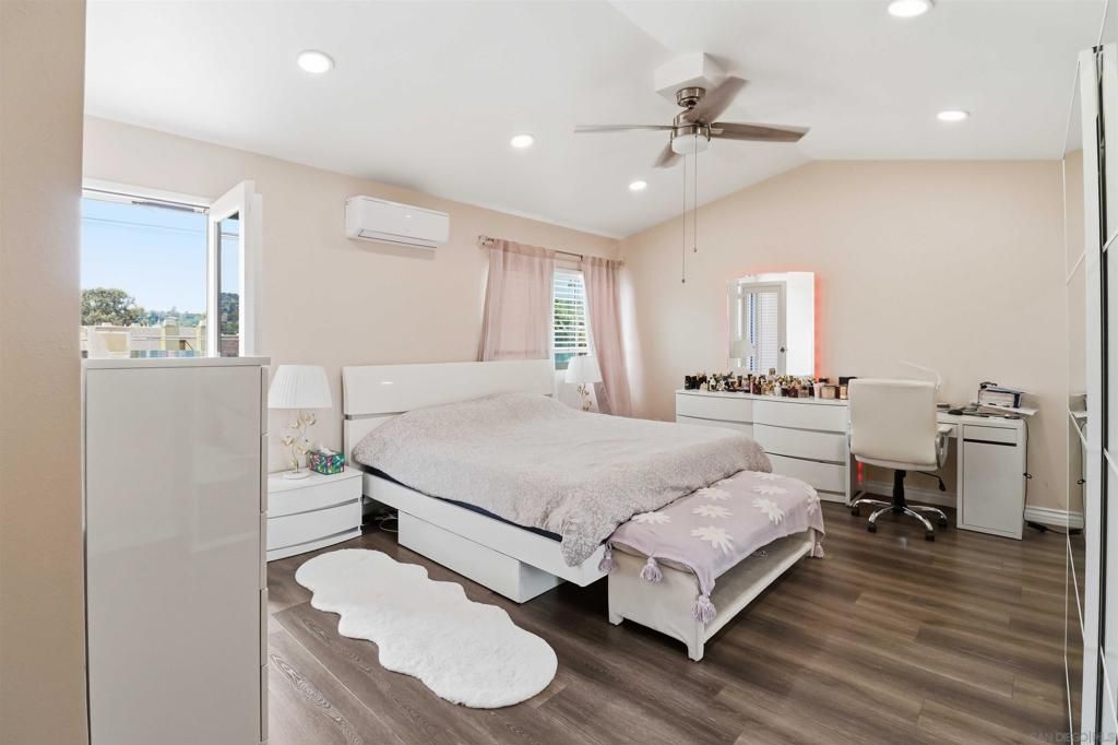 Image 18 of property listing at 3722 Avenida Johanna, La Mesa, CA 91941