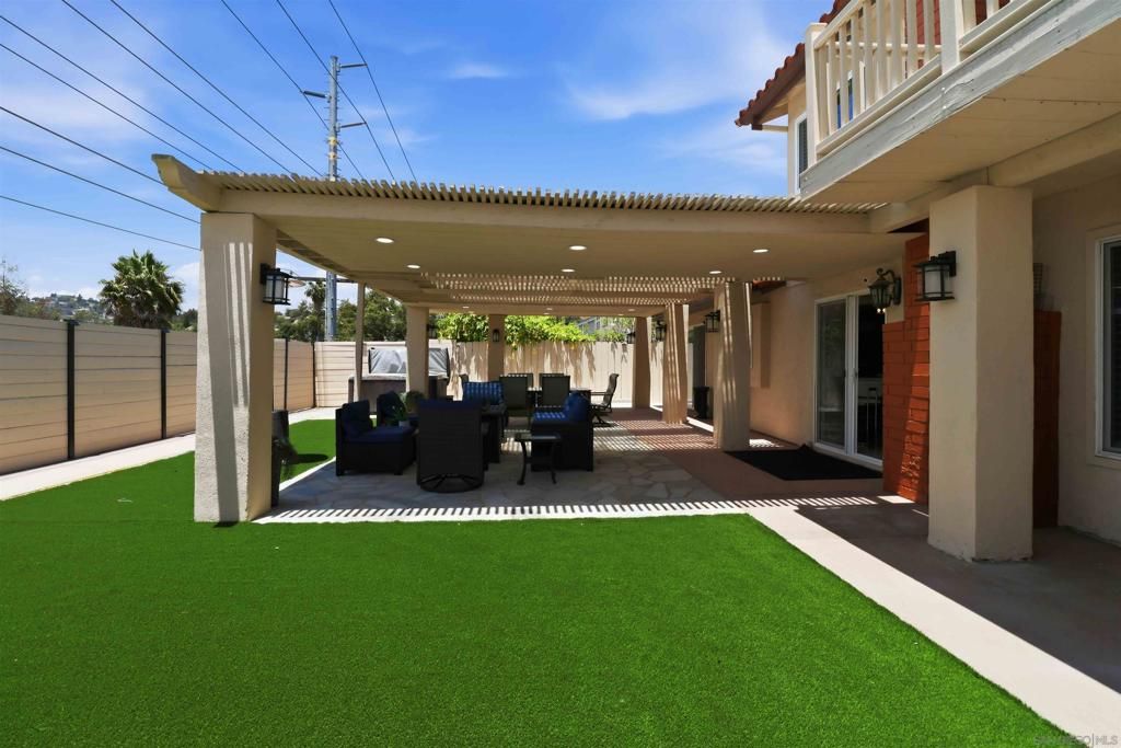 Image 2 of property listing at 3722 Avenida Johanna, La Mesa, CA 91941