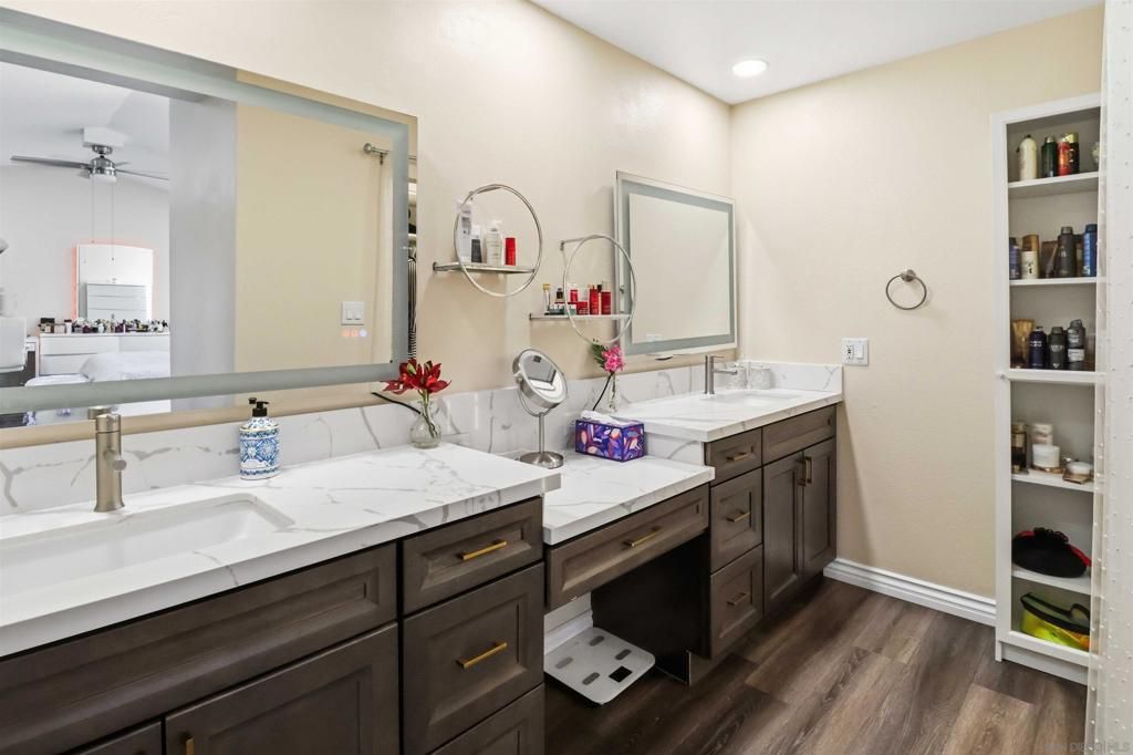 Image 21 of property listing at 3722 Avenida Johanna, La Mesa, CA 91941