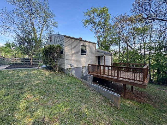 713 Oakview DR, Salem, VA 24153
