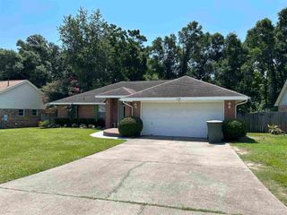 129 Redbreast Ln, Pensacola, FL 32503