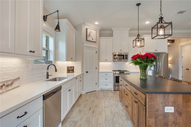 3353 Stonington Way, Bryan, TX 77808