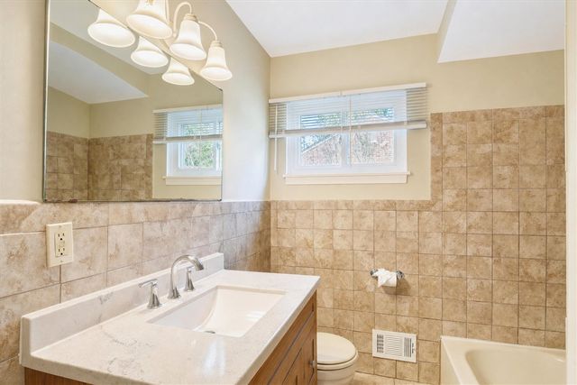 23870 Beacon Drive, Farmington, MI 48336