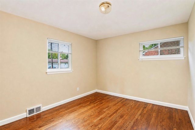 23870 Beacon Drive, Farmington, MI 48336