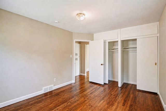 23870 Beacon Drive, Farmington, MI 48336