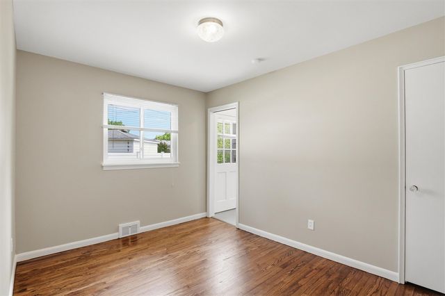 23870 Beacon Drive, Farmington, MI 48336