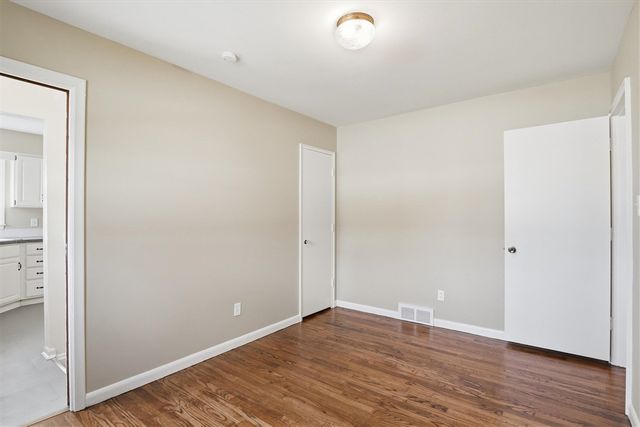 23870 Beacon Drive, Farmington, MI 48336