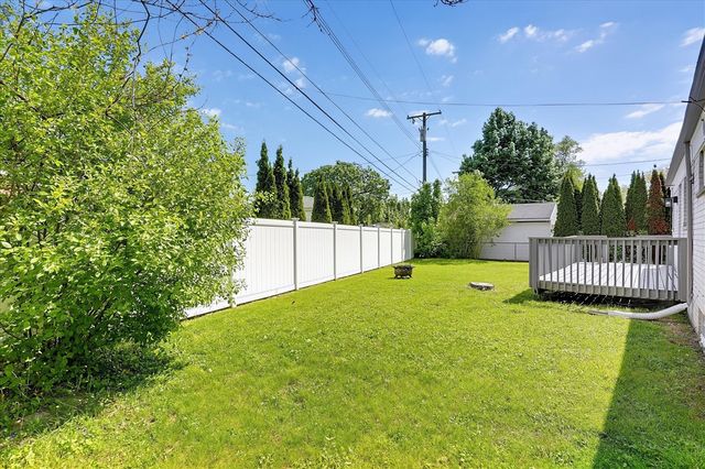 23870 Beacon Drive, Farmington, MI 48336