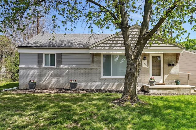 23870 Beacon Drive, Farmington, MI 48336
