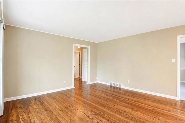 23870 Beacon Drive, Farmington, MI 48336