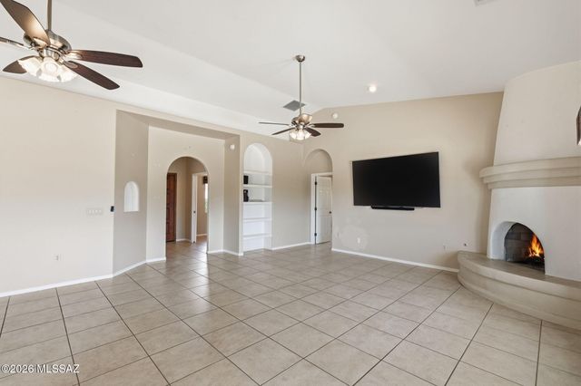 631 S Placita Plenilunio, Green Valley, AZ 85614