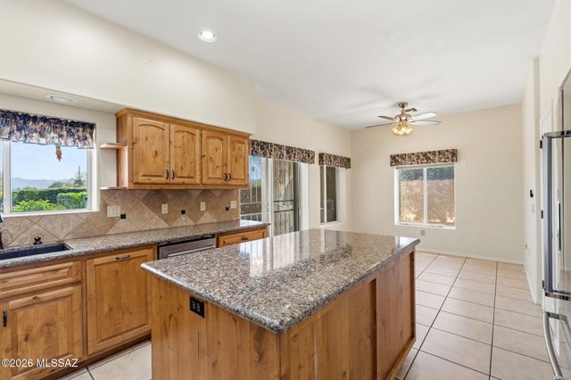 631 S Placita Plenilunio, Green Valley, AZ 85614