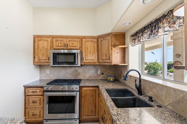 631 S Placita Plenilunio, Green Valley, AZ 85614