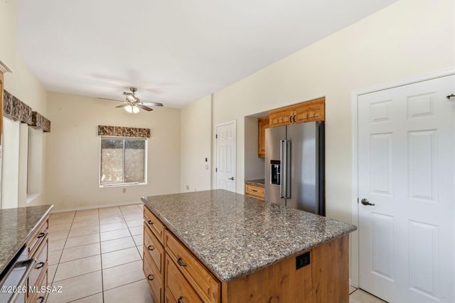 631 S Placita Plenilunio, Green Valley, AZ 85614