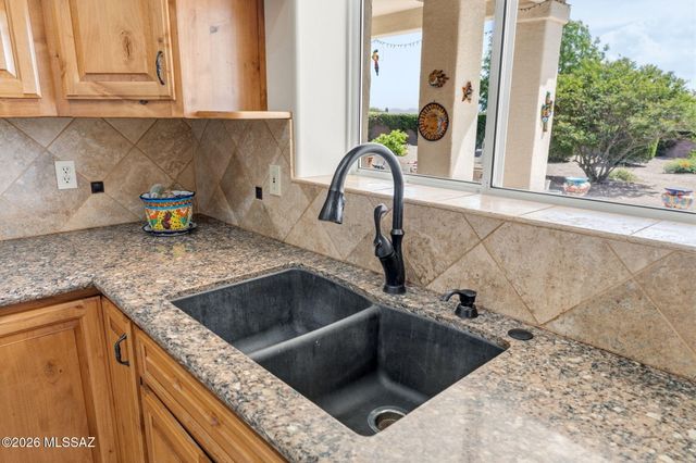 631 S Placita Plenilunio, Green Valley, AZ 85614