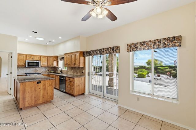 631 S Placita Plenilunio, Green Valley, AZ 85614