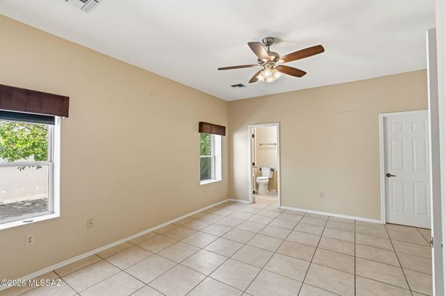 631 S Placita Plenilunio, Green Valley, AZ 85614