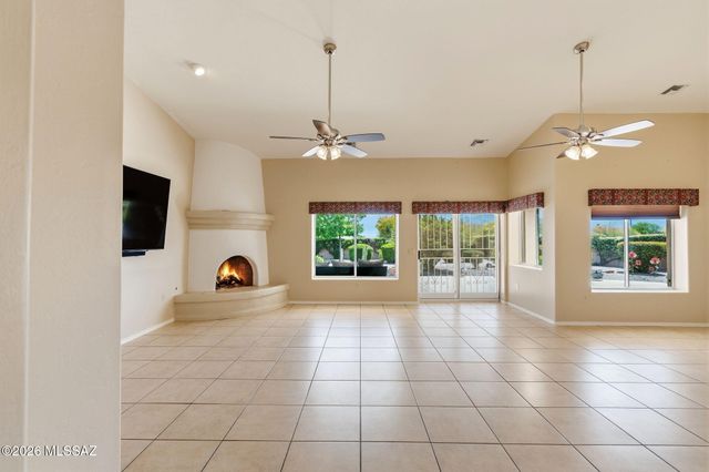 631 S Placita Plenilunio, Green Valley, AZ 85614