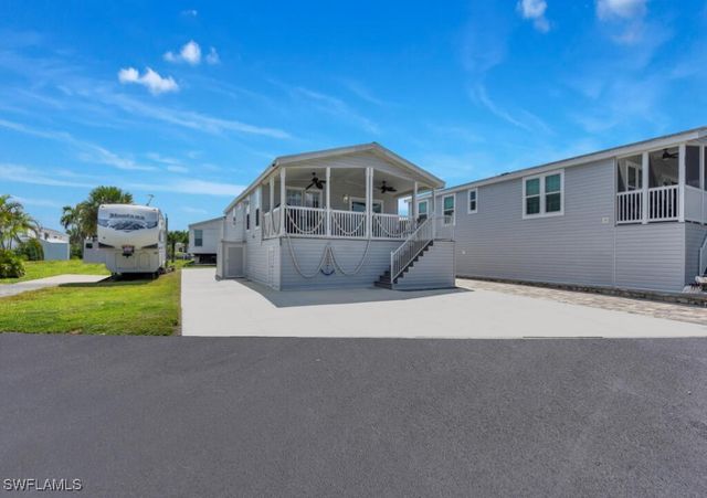 54 Oyster Bay LN, Fort Myers Beach, FL 33931