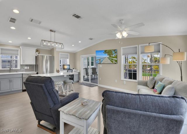 54 Oyster Bay LN, Fort Myers Beach, FL 33931