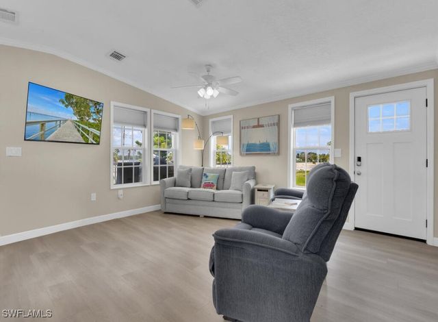 54 Oyster Bay LN, Fort Myers Beach, FL 33931