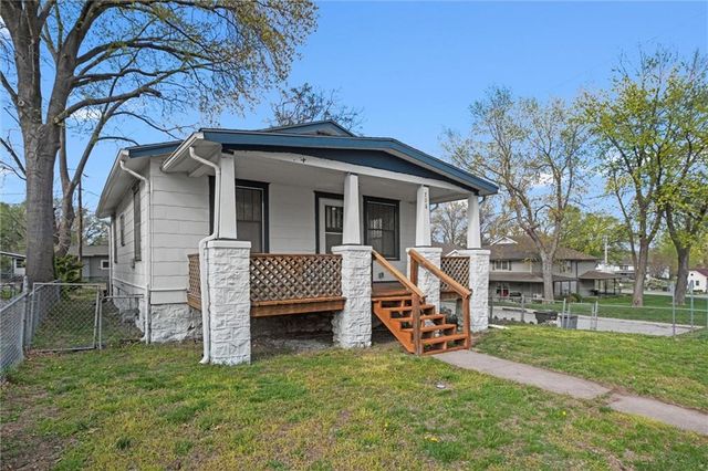 708 Thornton Street, Leavenworth, KS 66048