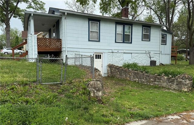 708 Thornton Street, Leavenworth, KS 66048