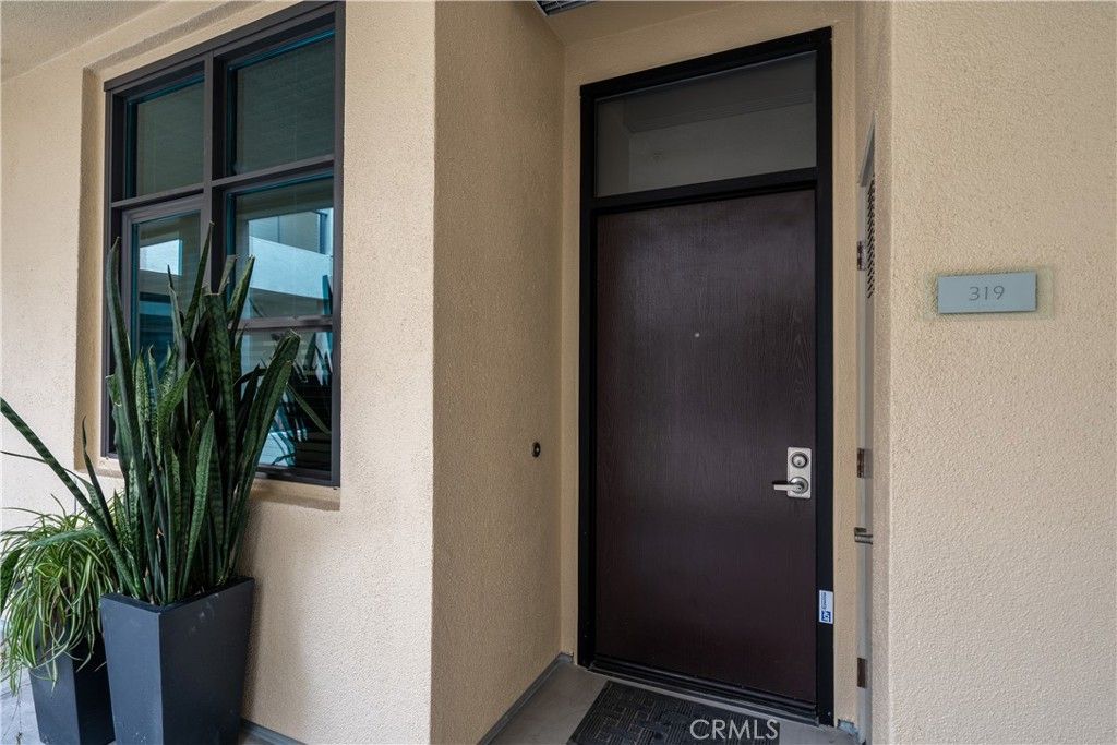 Image 2 of property listing at 133 The Promenade N 319, Long Beach, CA 90802