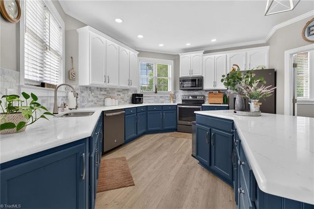 6005 Lomond Drive, Summerfield, NC 27358