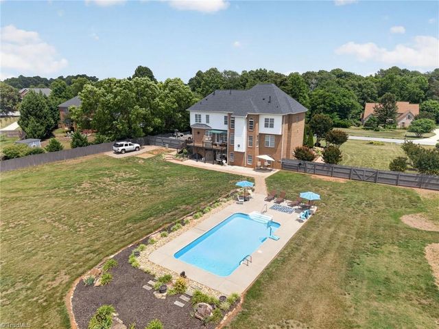6005 Lomond Drive, Summerfield, NC 27358