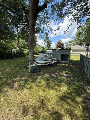 18720 Powers Avenue, Dearborn Heights, MI 48125