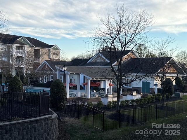 9068 Meadow Vista Road, Charlotte, NC 28213