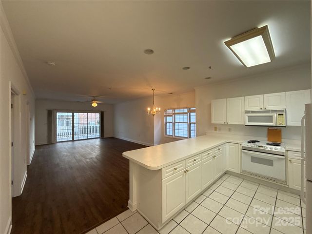 9068 Meadow Vista Road, Charlotte, NC 28213