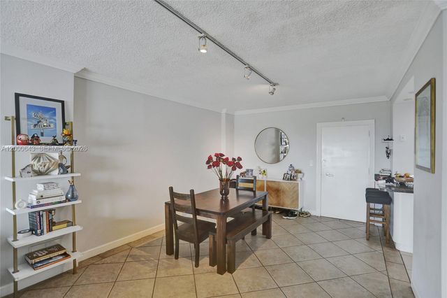 300 Bayview Drive PH10, Sunny Isles Beach, FL 33160